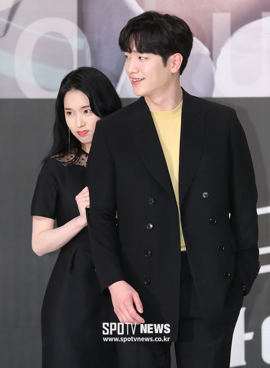 [포토S] 박환희, 듬직한 서강준 등뒤에서