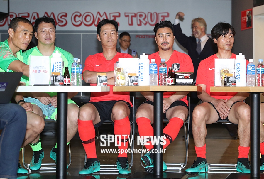 [포토S] 한자리에 모인 팀 2002 멤버