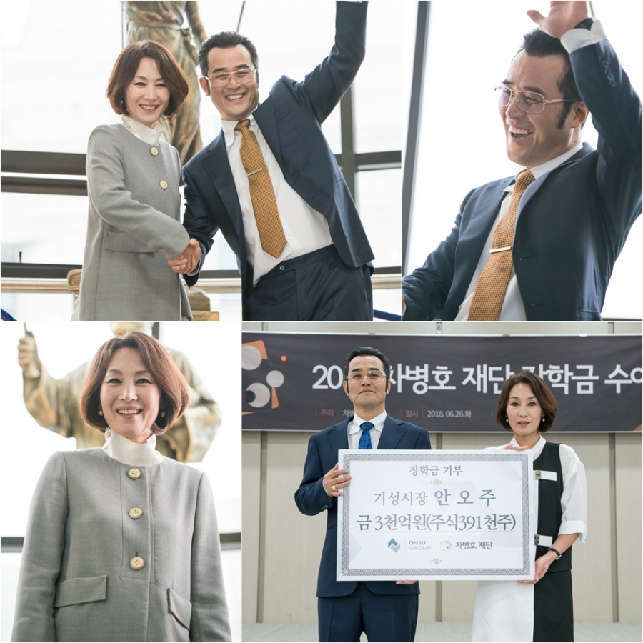 '무법변호사' 이혜영-최민수, 기성 시민-언론 앞 가식 웃음 포착