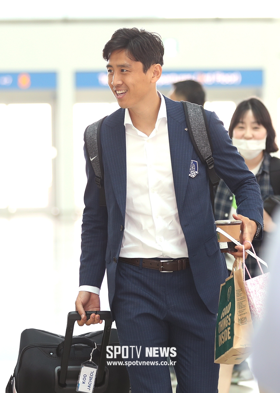 [포토S] 구자철, 미소 가득한 출국길