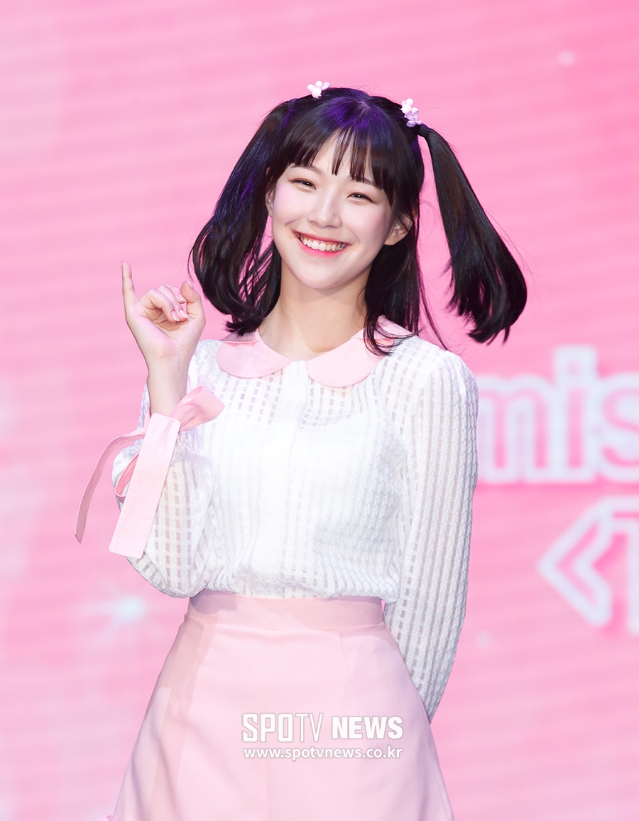 [포토S] 프로미스나인 백지헌, 발랄한 미소 활짝