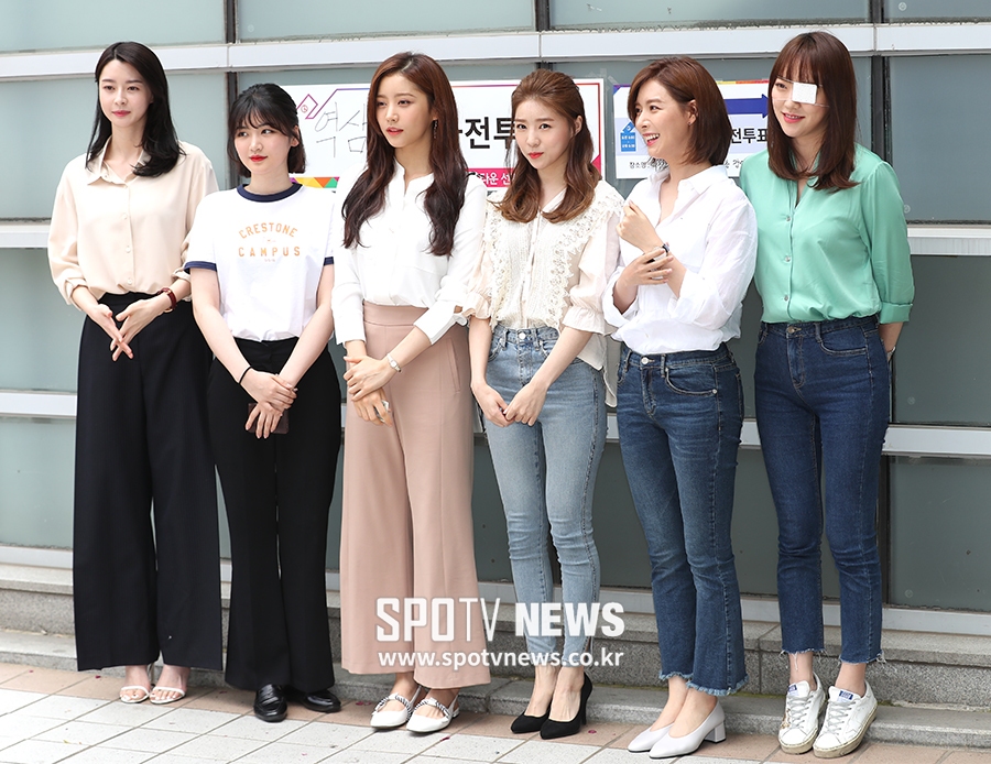 [포토S] 헬로비너스, 투표소 여신들