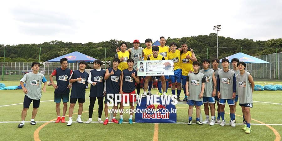 [포토S] 네이마르 풋살 대회, 기념 촬영하는 수상자들