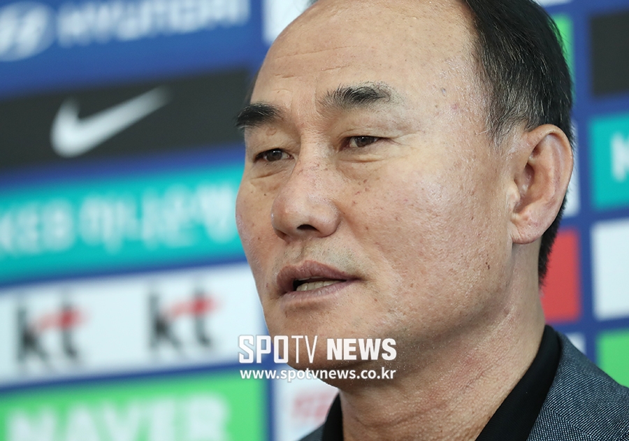[포토S] 인터뷰 하는 김학범 감독