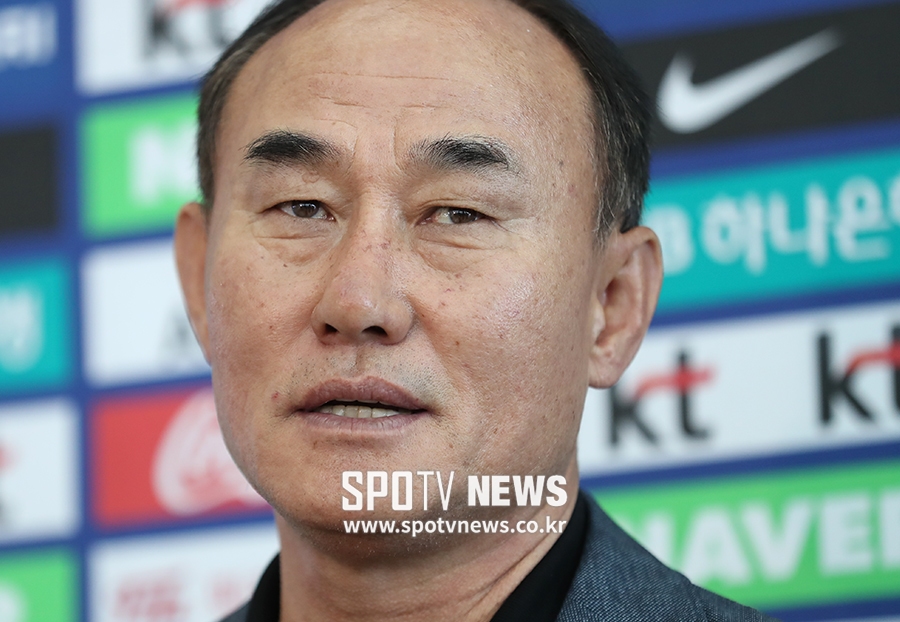 [포토S] 아시안게임 앞두고 전지훈련 떠나는 김학범 감독