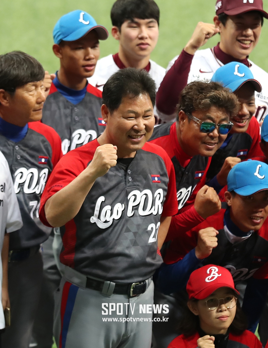 [포토S] 이만수 감독, 라오스 야구대표팀과 고척돔 방문