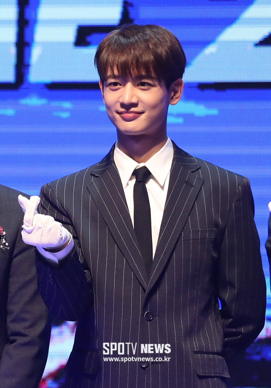 [포토S] 샤이니 민호, 믿음직한 손하트