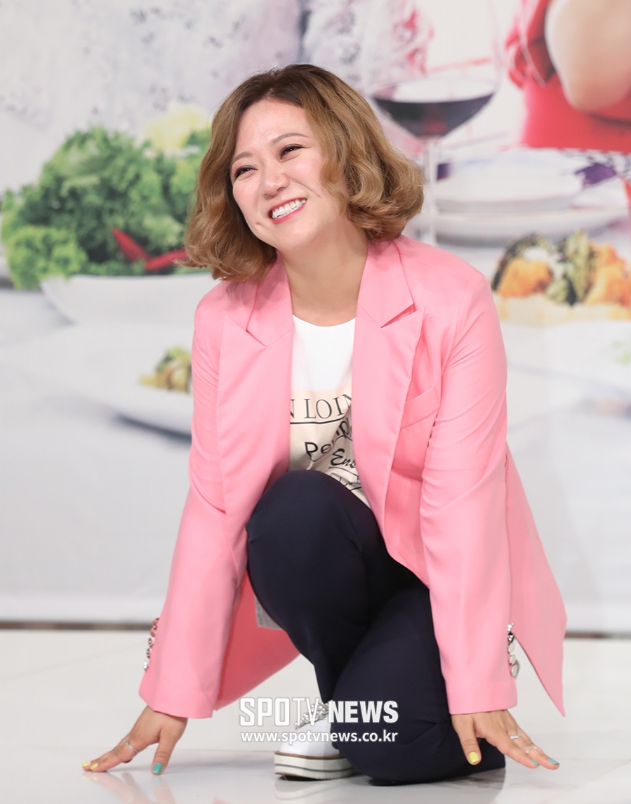 [포토S] 김숙, '절부터 받으세요'