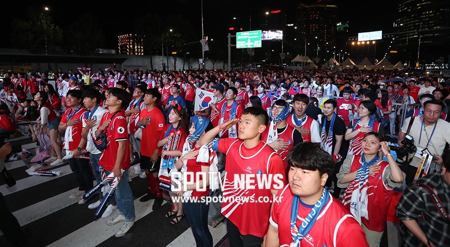 [포토S] 영동대로 붉은악마들, 모두 함께 애국가 제창