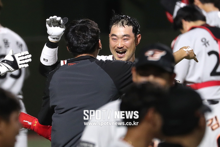[포토S] 끝내기 스리런 송광민, '꽃미소' 활짝~