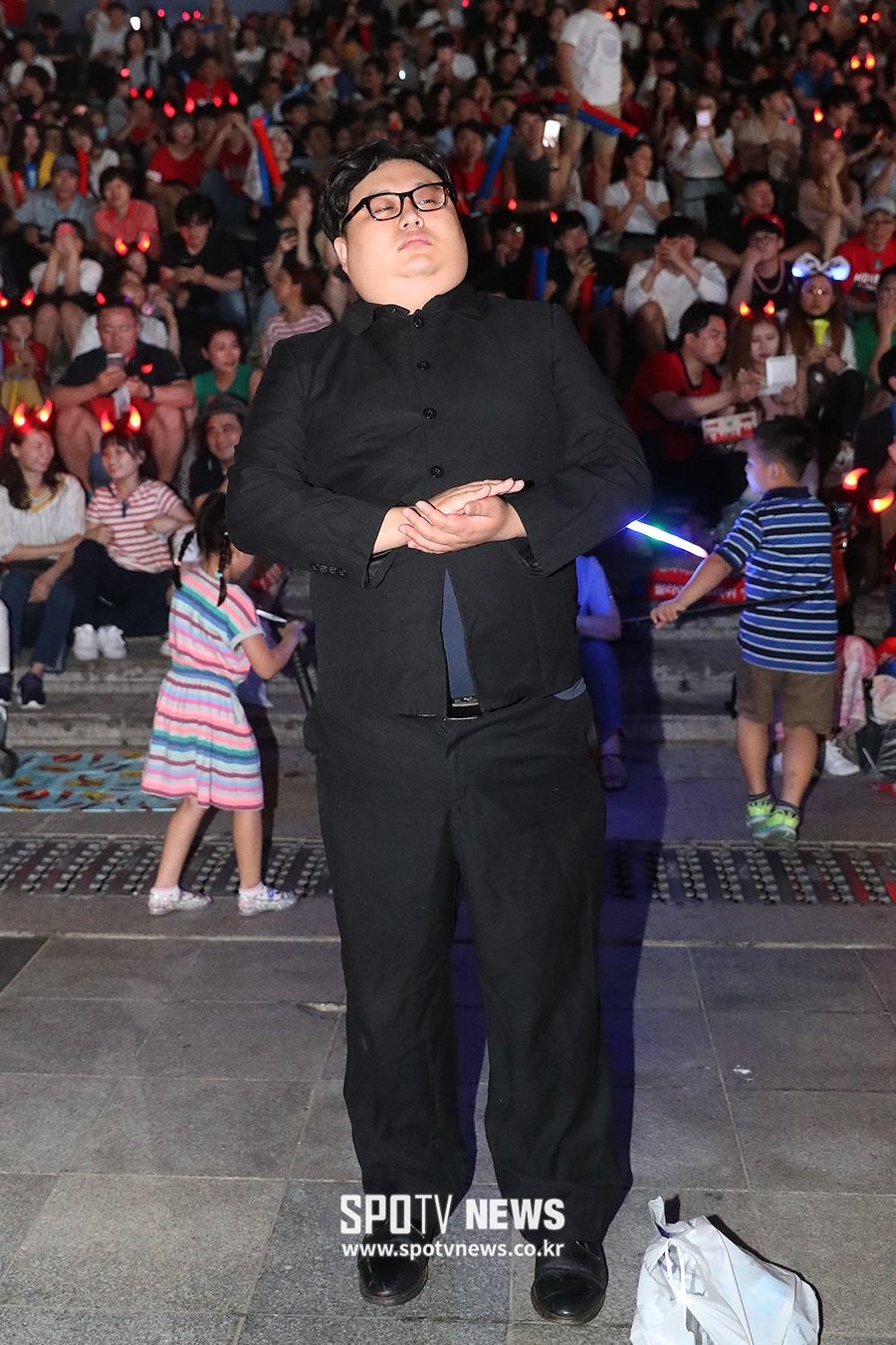 [포토S] 광화문에 뜬 김정은 국무위원장(?)