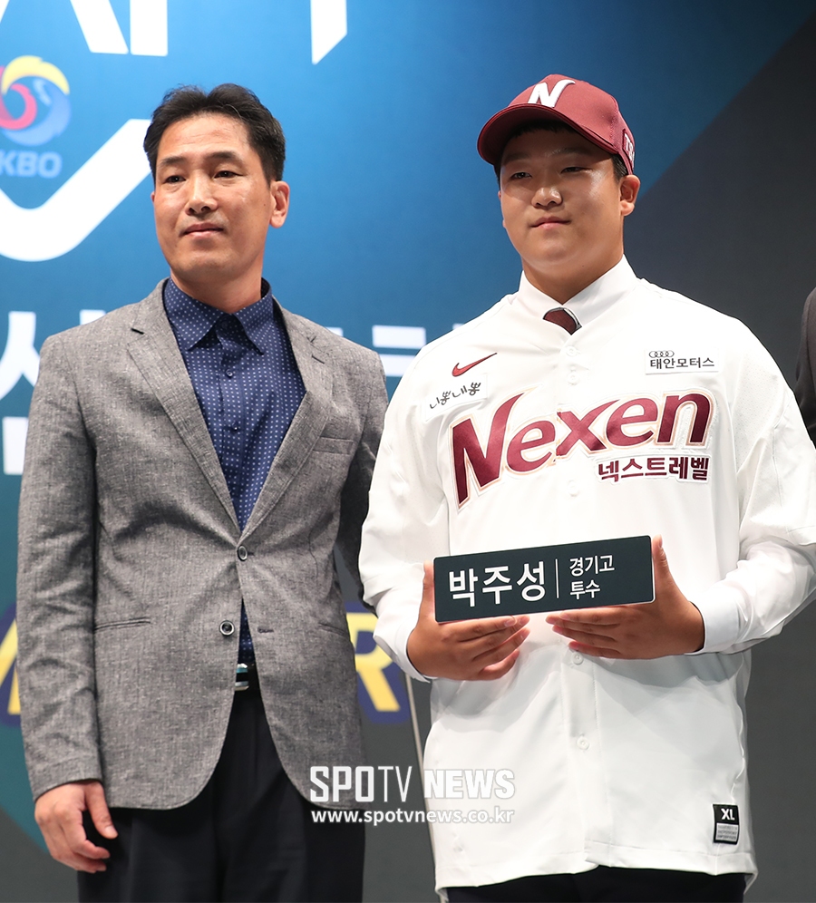 [포토S] 경기고 박주성, 넥센 1차 지명