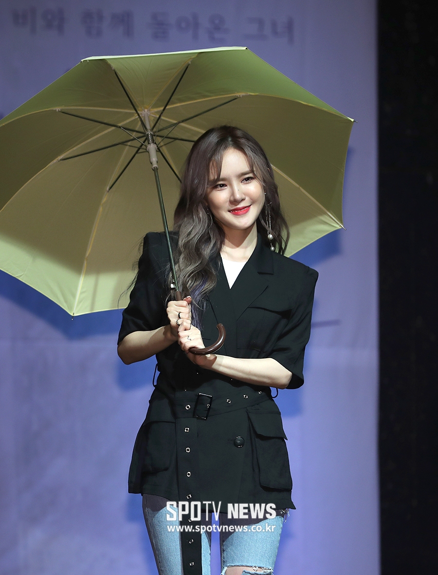 [포토S] 미교, '비와 함께 돌아왔어요'