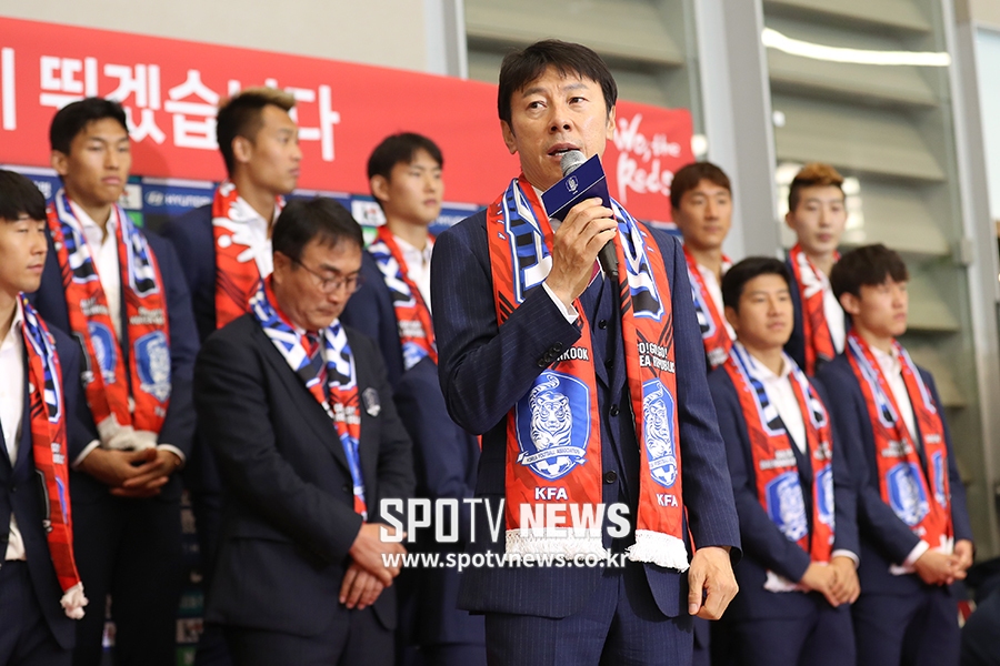 [포토S] 해단식 갖는 신태용 감독