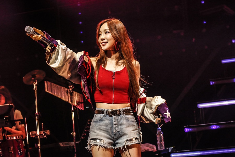 태연, 日 첫 솔로 쇼케이스 마무리…"정말 가슴 벅차다"