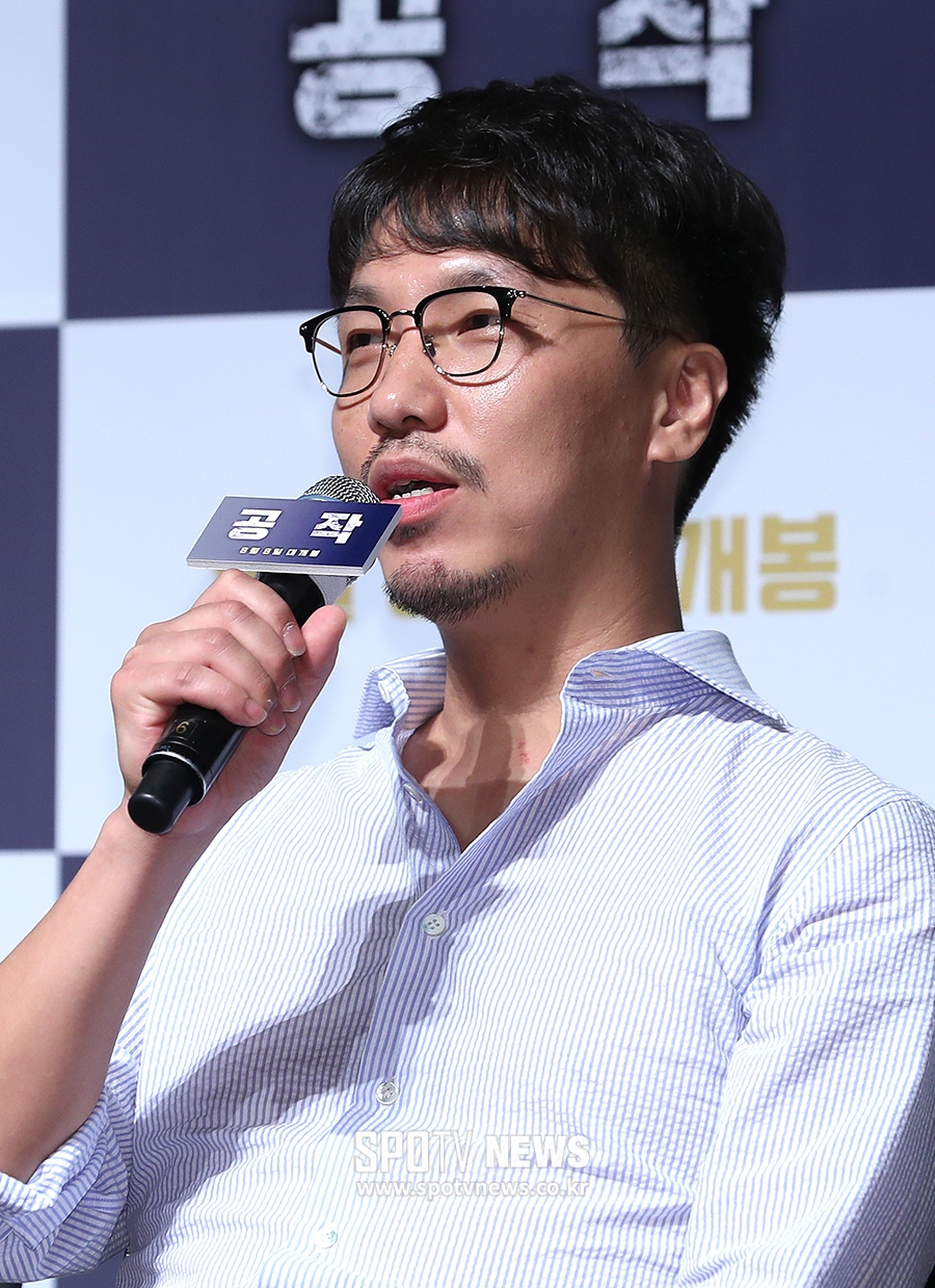 [포토S] 인사말 하는 윤종빈 감독