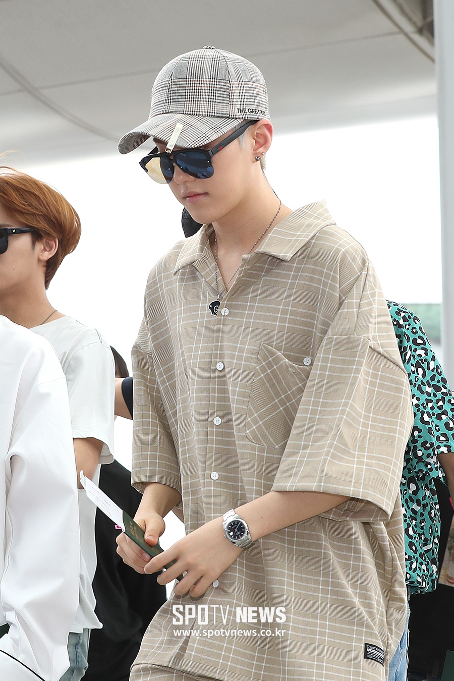 [포토S] 세븐틴 호시, 깔맞춤 공항패션