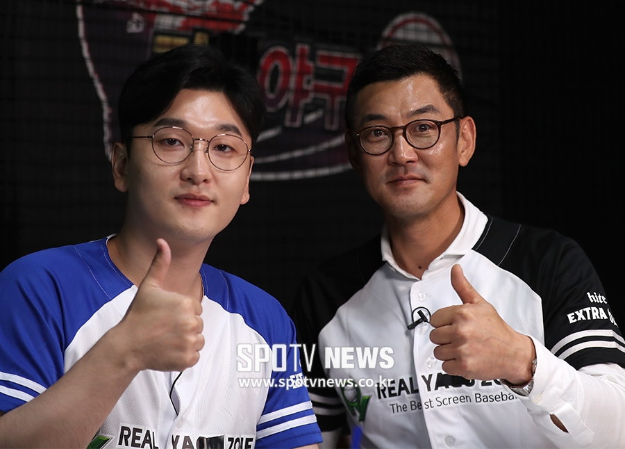 [포토S] 포즈 취하는 서용빈-윤영주 캐스터