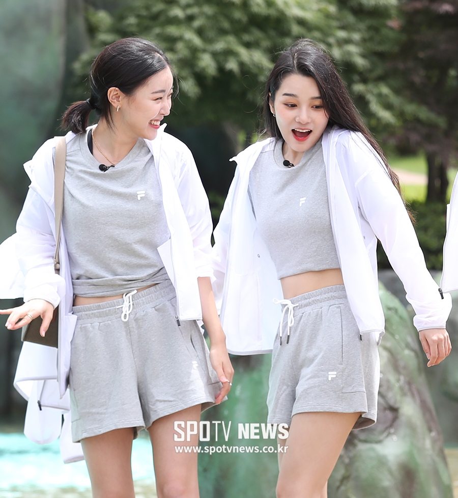 [포토S] 휠라핏 윤유정-김서연, 차가운 물에 깜짝