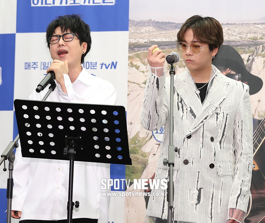 [포토S] 하현우-이홍기, 빠져드는 목소리
