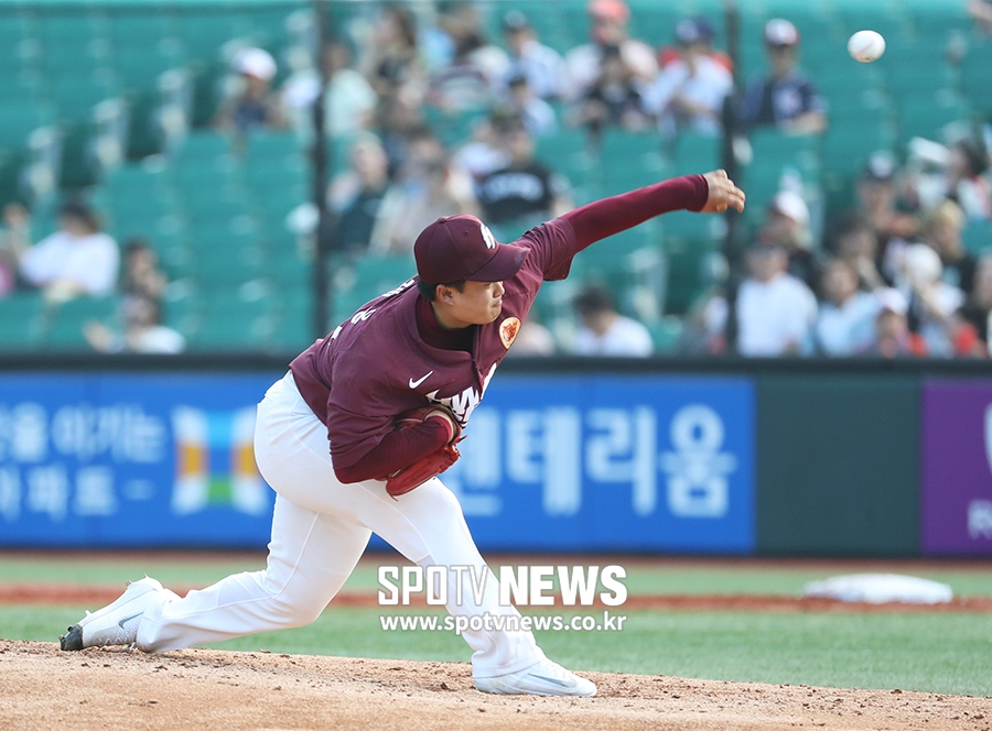 [포토S] 역투하는 김재웅