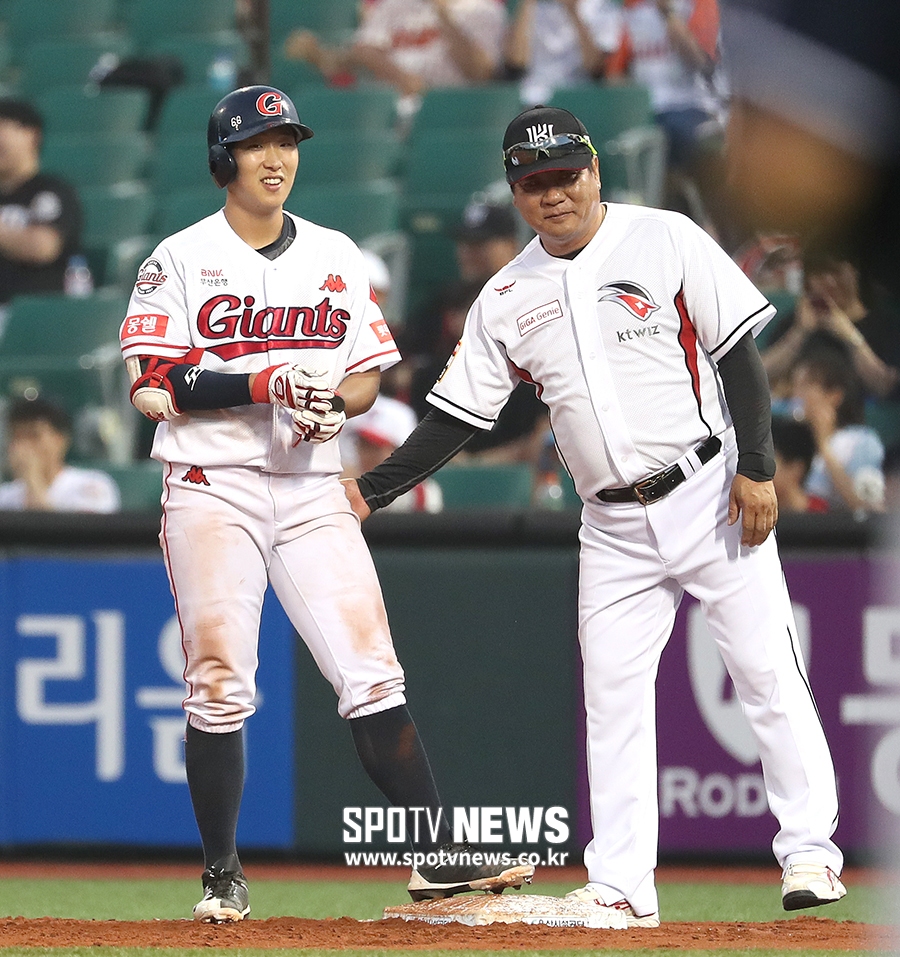 [포토S] 2타점 적시타 날린 이호연