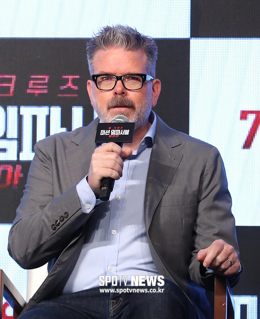 [포토S] 인사하는 크리스토퍼 맥쿼리 감독