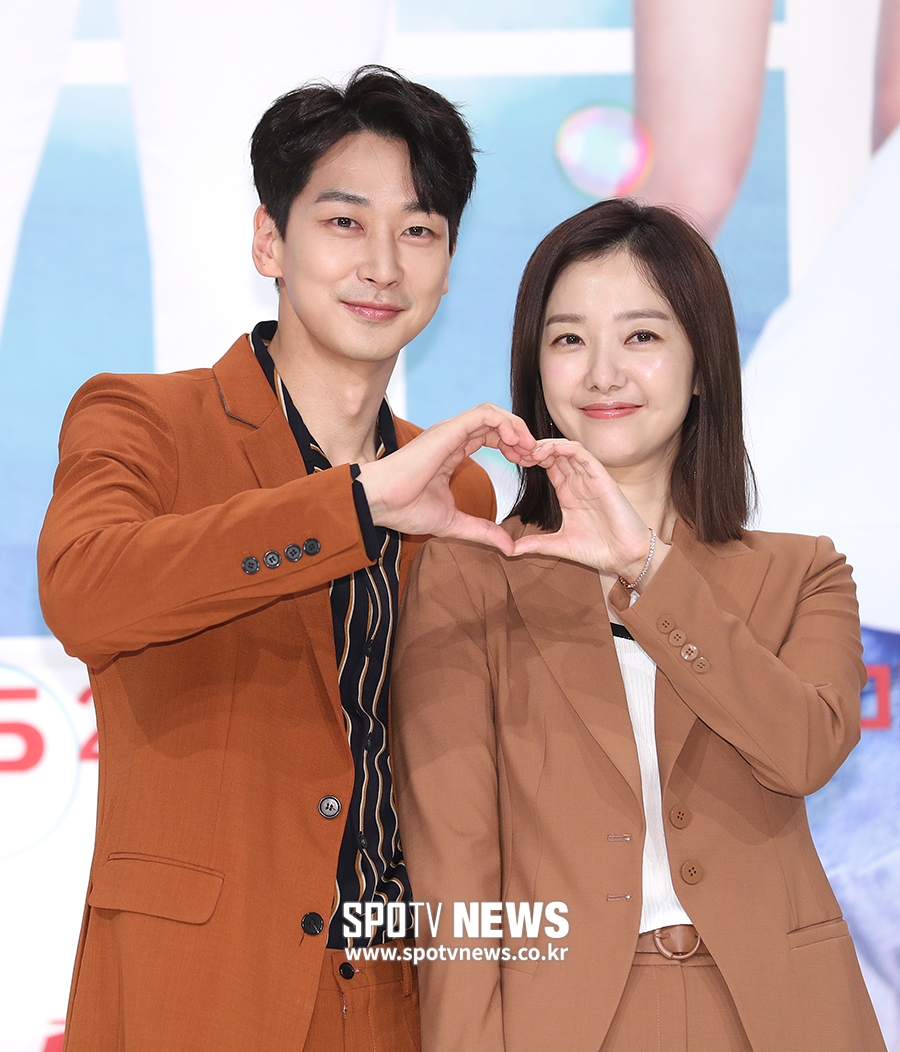[포토S] 심지호-정소영, 은은한 커플룩
