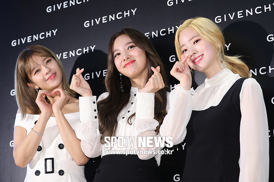 [포토S] 정연-나연-다현, 하트 뿅뿅!