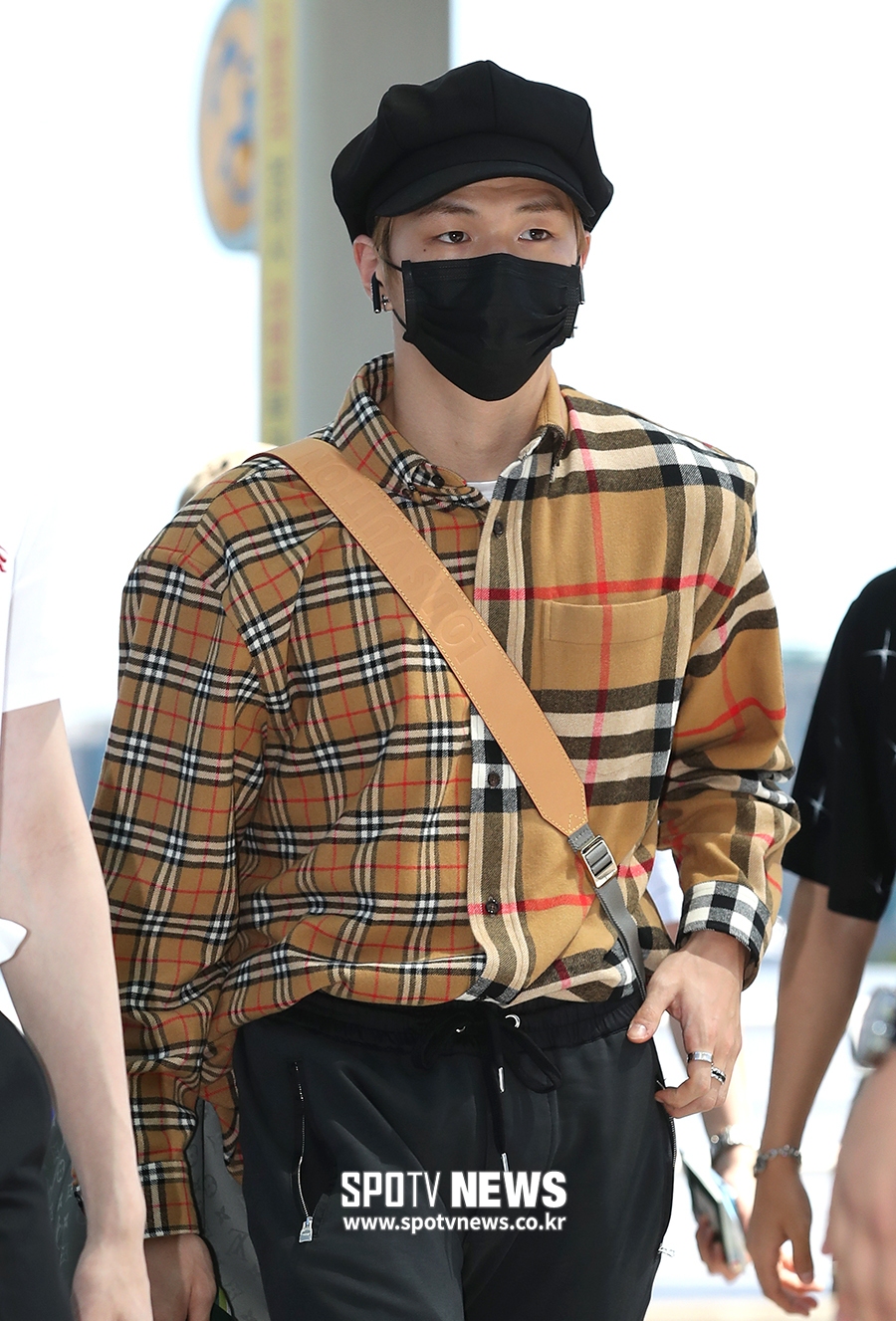 [포토S] 강다니엘, 마스크로 가려도 '멍뭉미' 뿜뿜