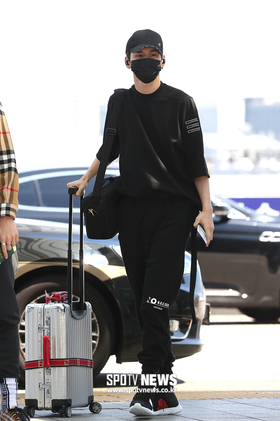 [포토S] 옹성우, 올블랙 카리스마