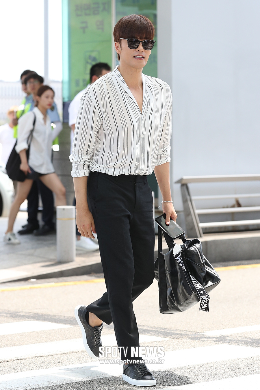 [포토S] 성훈, '오사카로 팬미팅 가요~'