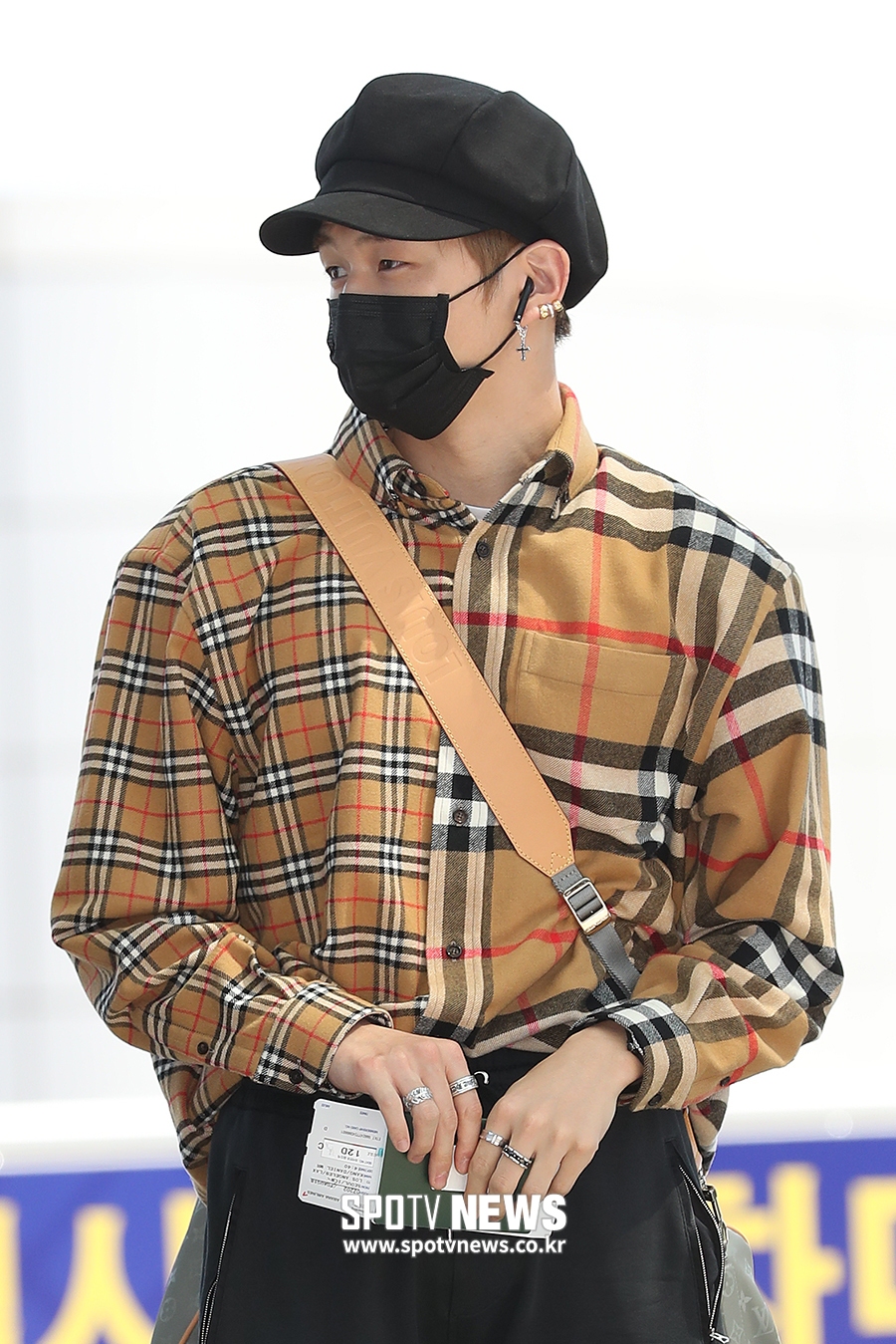 [포토S] 강다니엘, '심쿵'하게 만드는 태평양 어깨