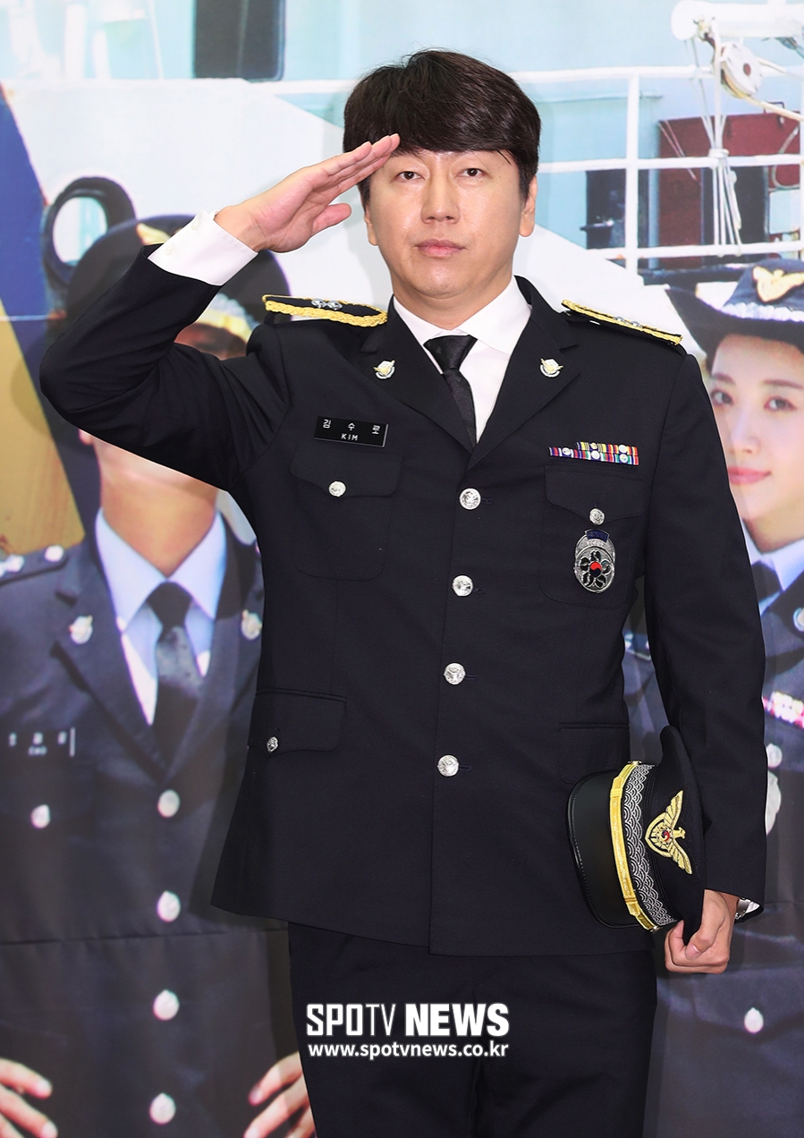 [포토S] 김수로, '바다경찰로 돌아왔습니다!'