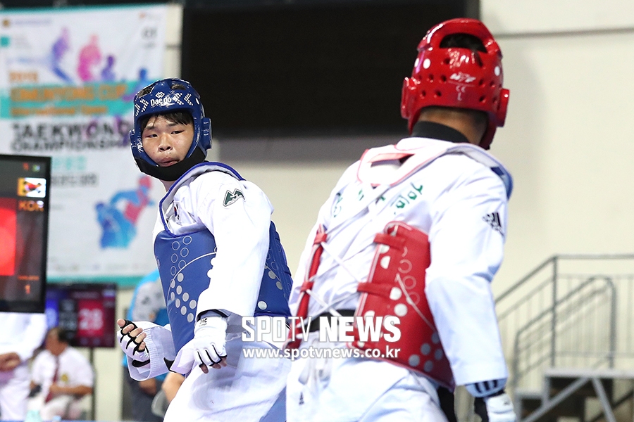 [포토S] '서로를 탐색하며'