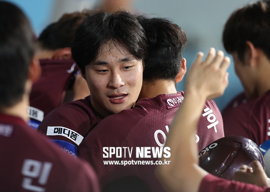 [포토S] 김하성-이정후, 역전의 '브로맨스'
