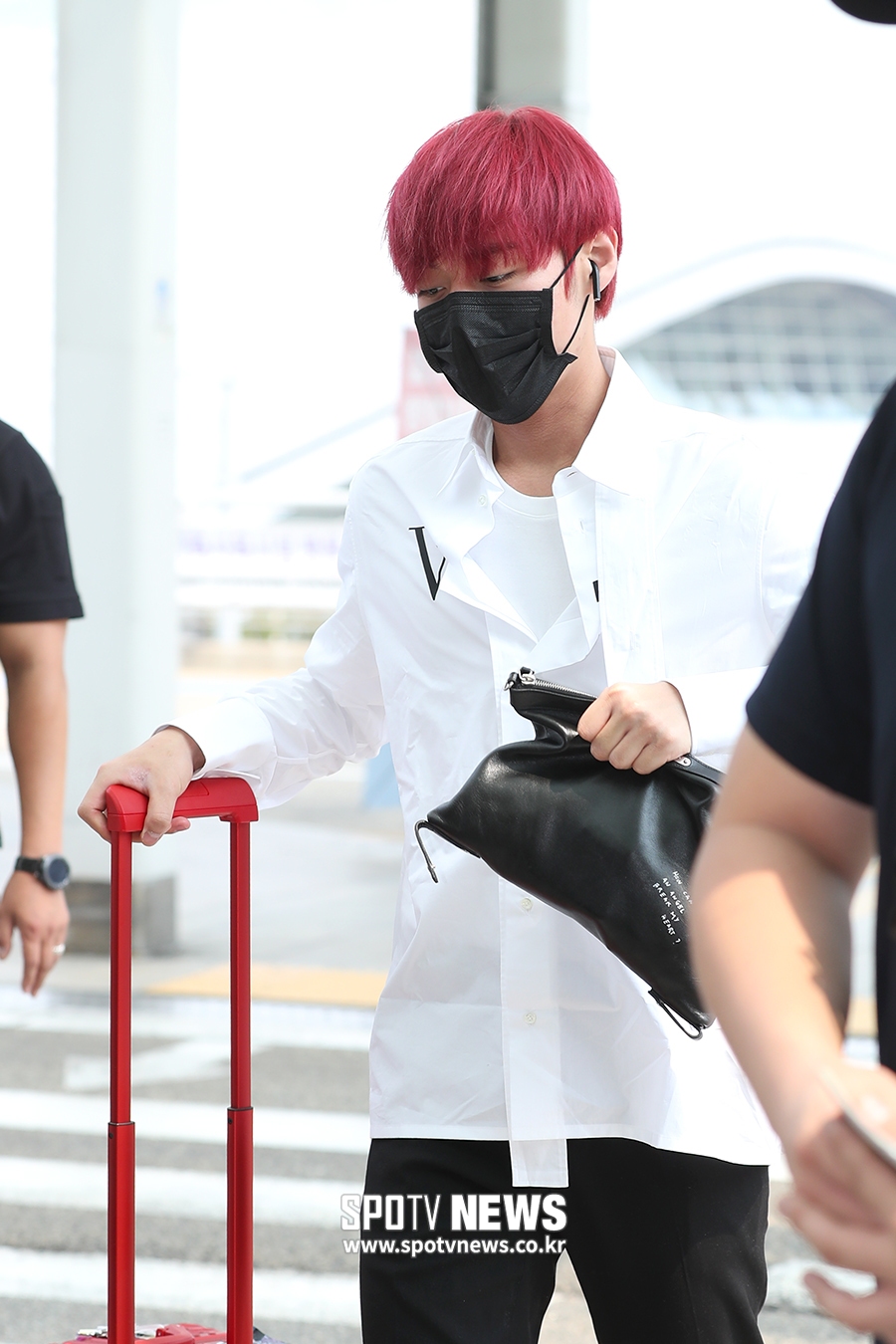 [포토S] 워너원 박지훈, 돋보이는 빨간 머리