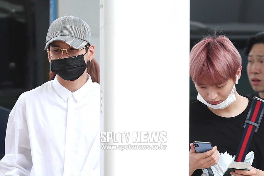 [포토S] 옹성우-윤지성, 기둥 뒤에서 빼꼼