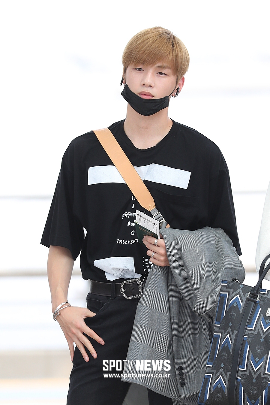 [포토S] 워너원 강다니엘, 태평양 어깨