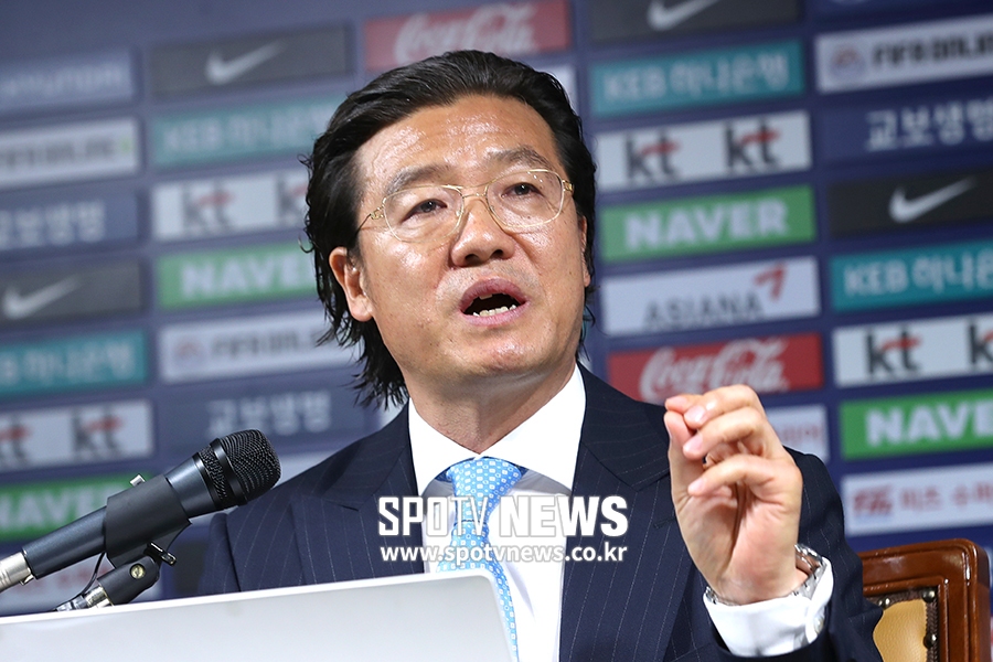 [포토S] 김판곤 위원장, 벤투 전 포르투갈 감독 선임