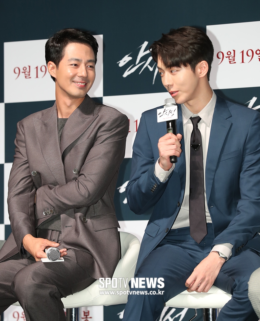 [포토S] 조인성, '남주혁, 바라보기만 해도 흐믓해'