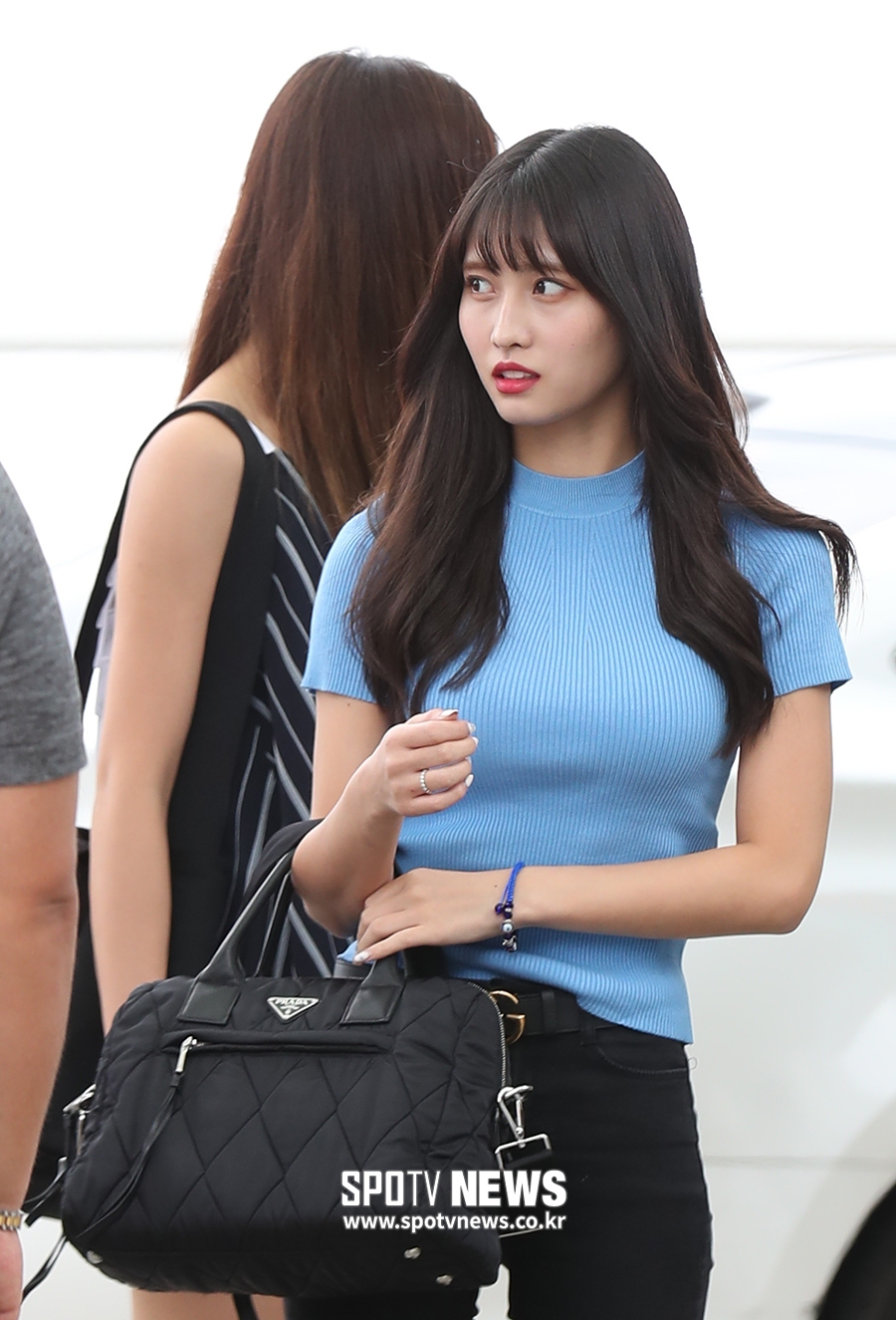 [포토S] 트와이스 모모, 감출 수 없는 볼륨감