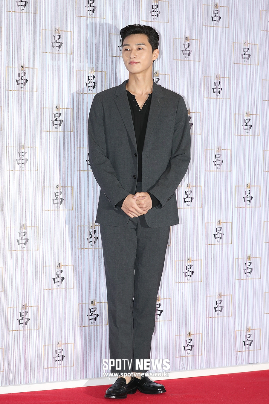 [포토S] 박서준, 공손한 포즈