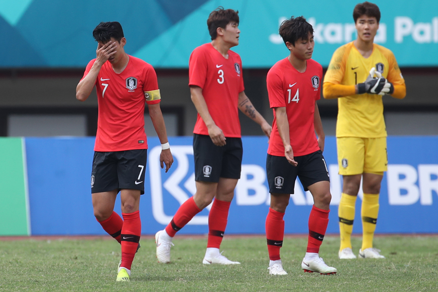 [아시안게임] 또 놓쳤다…한국, 우즈벡에 실점하며 2-2(후반 8분)