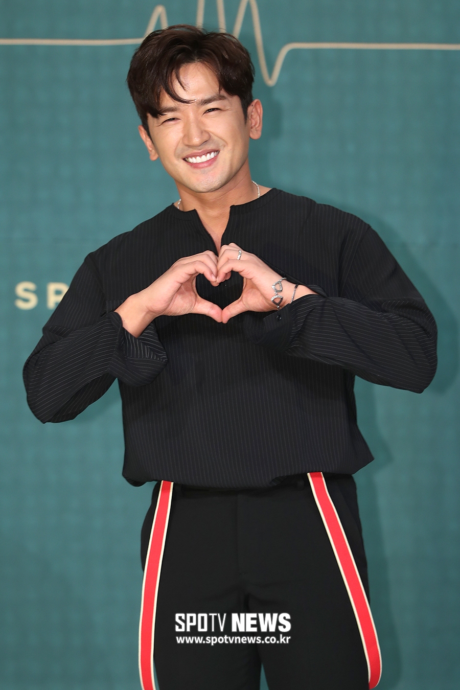 [포토S] 이민우, 신화의 위트가이