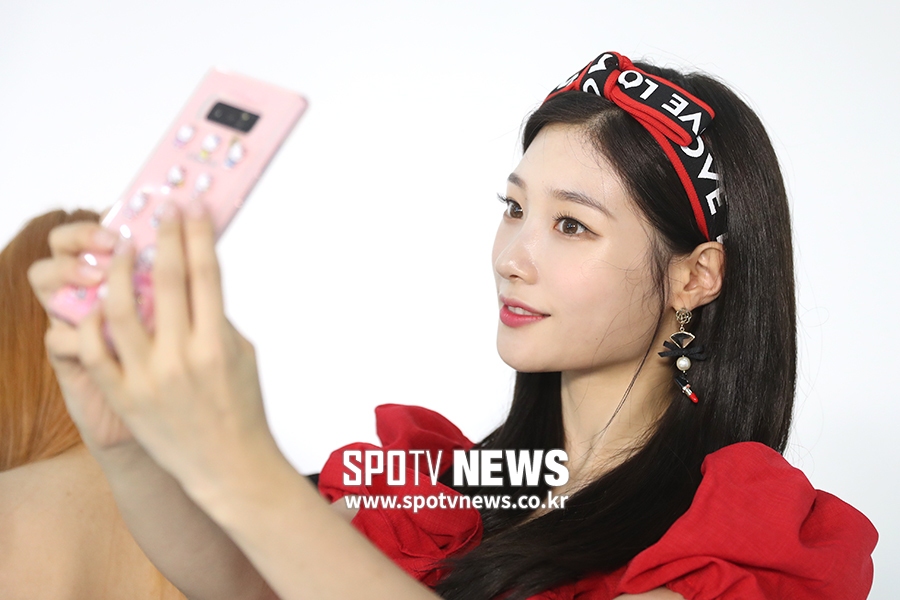 [포토S] 정채연, 셀피도 예쁘게
