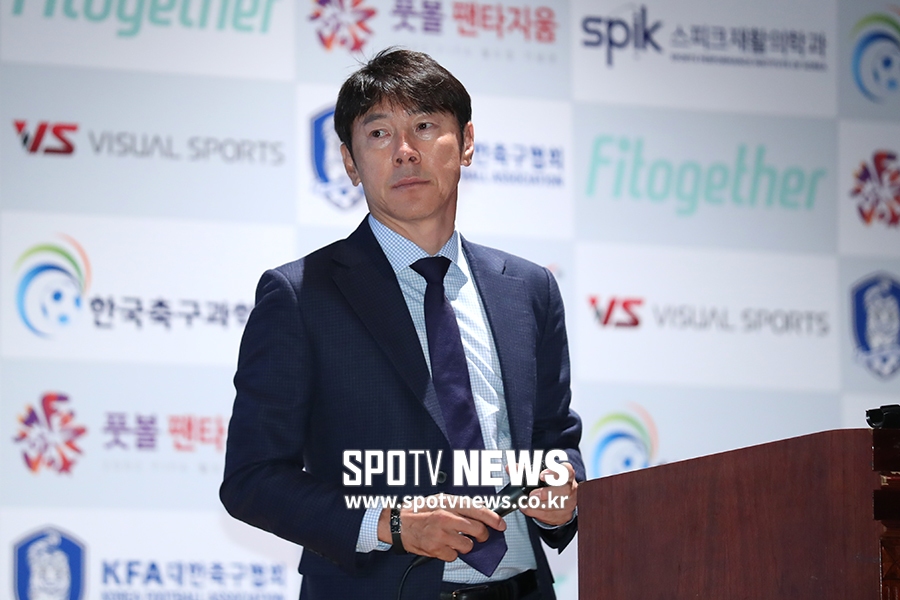 [포토S] 오랜만에 모습 보인 신태용 감독