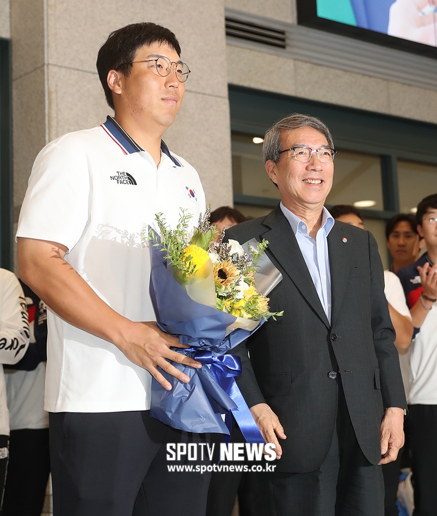 [포토S] 김현수, 정운찬 총재와 기념 촬영