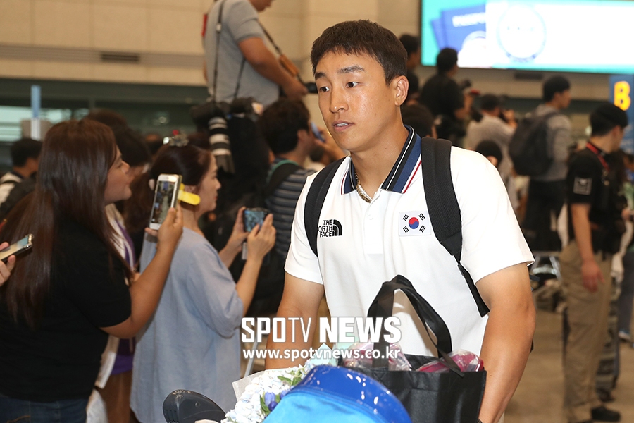 [포토S] 손아섭, 금메달 따고 귀국