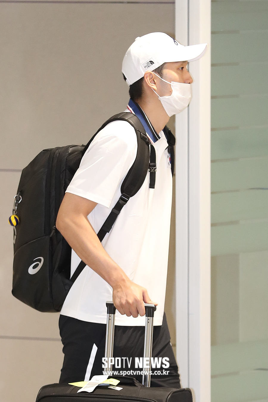 [포토S] 귀국하는 최민호, 조금은 피곤해보이는 모습